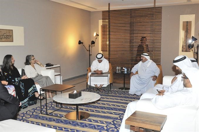 وزير شؤون الديوان الاميري الشيخ ناصر صباح الاحمداثناء استقباله رئيس مجلس ادارة هيئة ابو ظبي للسياحة والثقافة سمو الشيخ سلطان بن طحنون ال نهيان والوفد المرافق 