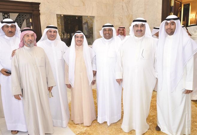 الزميل احمد اسماعيل بهبهاني وعدد من الحضور
