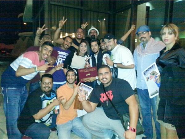 فريق مسرحية نيرفانا سعداء بالجائزة