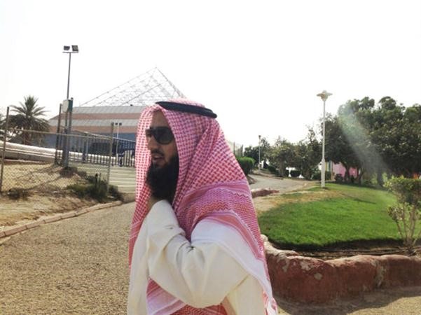 النائب حماد الدوسري في حديقة الصباحية امس