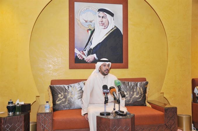 نواف الفزيع متحدثا خلال اللقاء محمد خلوصي
