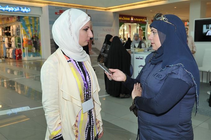 دامينة الرشيد تتحدث للزميلة حنان عبدالمعبود اسامة ابوعطية