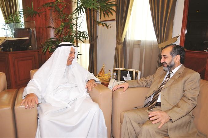 جانب من لقاء علي الغانم بالسفير الباكستاني﻿