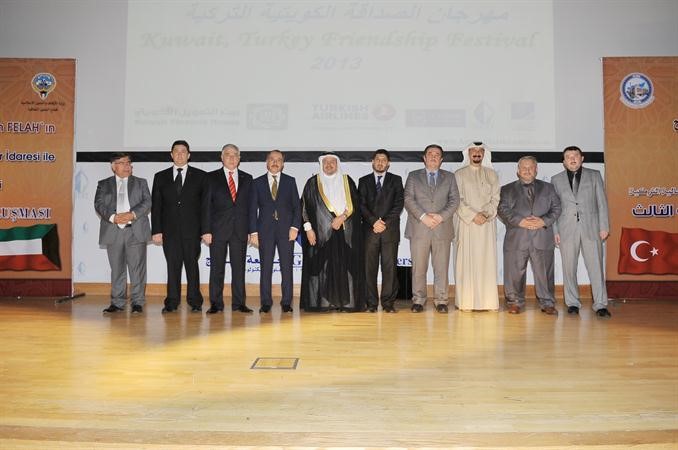  دعادل الفلاح والسفير مراد تامير وعدد من المشاركين في المهرجان		اسامة ابوعطية﻿