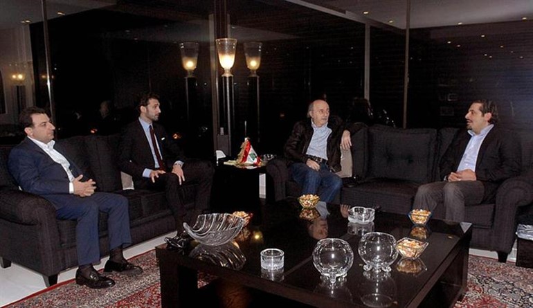 رئيس الحكومة السابق سعد الحريري مستقبلا النائب وليد جنبلاط ونجله تيمور جنبلاط والوزير وائل ابو فاعور في جدة امس الاول	 محمود الطويل ﻿