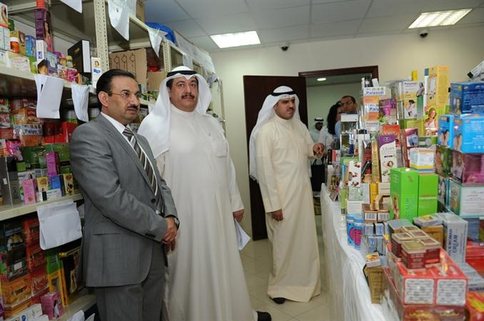 دعمر السيد ودجابر الخالدي والزميل عبدالكريم العبدالله بين كميات الادوية المغشوشة والمهربة قاسم باشا