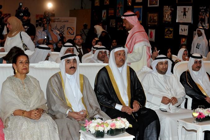 الشيخة شيخة العبدالله ويوسف مصطفى في مقدمة الحضور