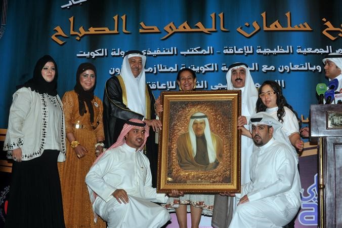 الشيخة شيخة العبدالله ويوسف مصطفى خلال تكريم الوزير الشيخ سلمان الحمود متين غوزال