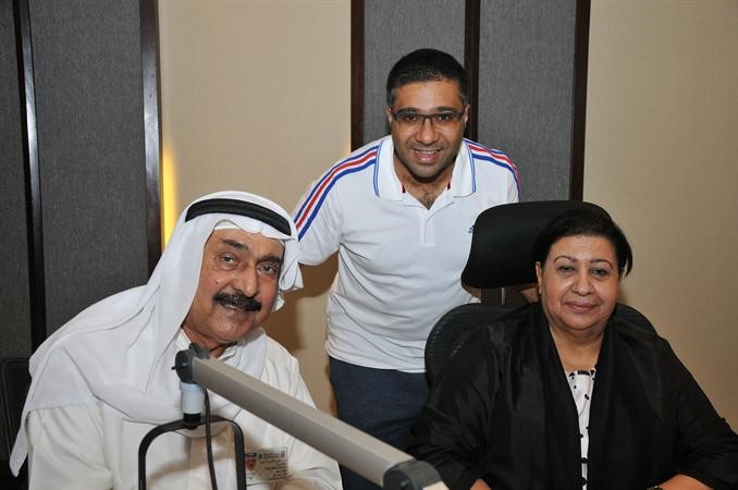 مايك مبلتع مع امل عبدالله وحسين ملا علي