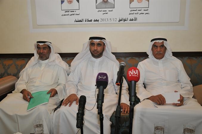 احمد السعدون ومحمد الدلال ود محمد المقاطع اثناء الندوة