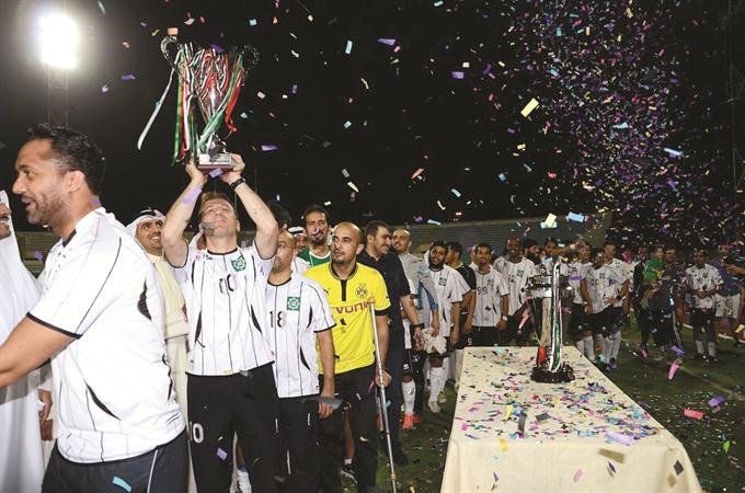 فرحة ابطال بيت التمويل بالكاس ﻿