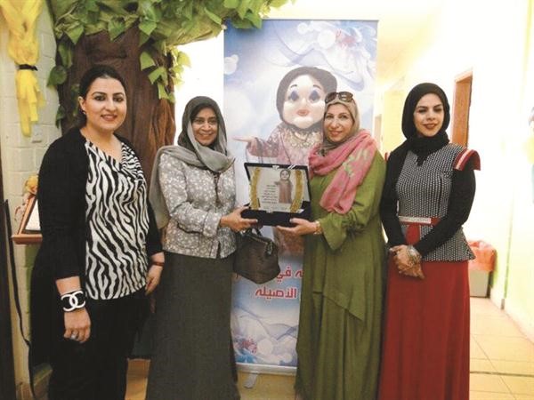 يسرى العمر تكرم القائمات على مشروع نادي قيمي الاصيلة﻿