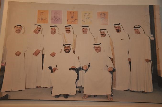 سمو الشيخ جابر المبارك في زيارة لاتحاد الكرة عندما كان وزيرا للشؤون ومعه الشهيد الشيخ فهد الاحمد