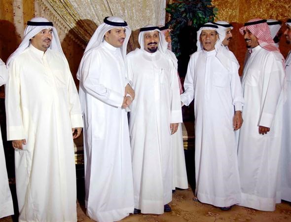احمد البغيلي يتلقى التهاني