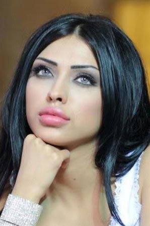 الفنانة اللبنانية نايا