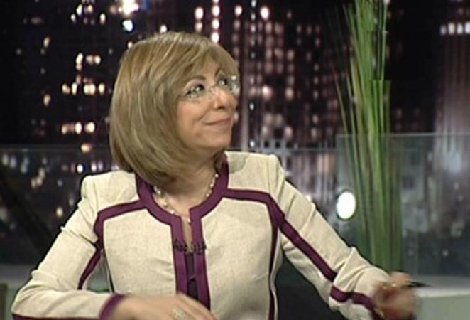 بالفيديو.. صوت غريب «على الهواء» يصيب لميس الحديدي والزند بـ «التوتر»
