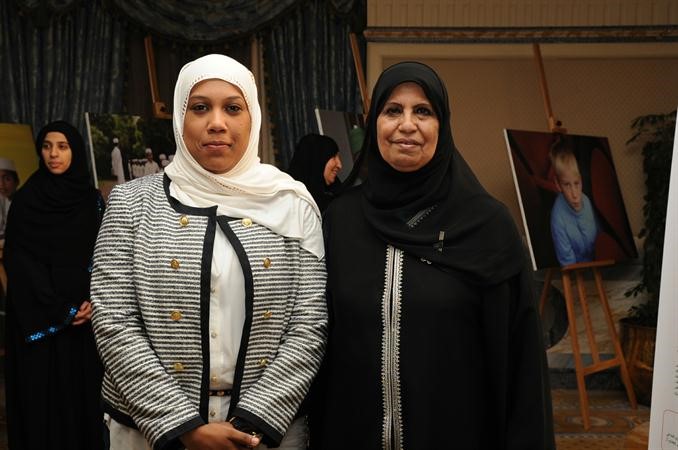 الزميلة نوف العياضي مع خولة العتيقي