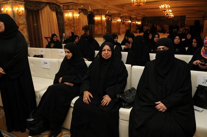 راعية الحفل ابتسام المطوع في مقدمة الحضور فريال حماد