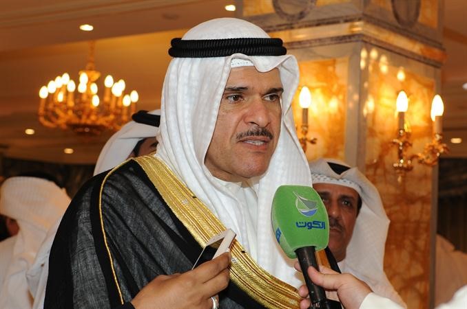الشيخ سلمان الحمود متحدثا الى وسائل الاعلام