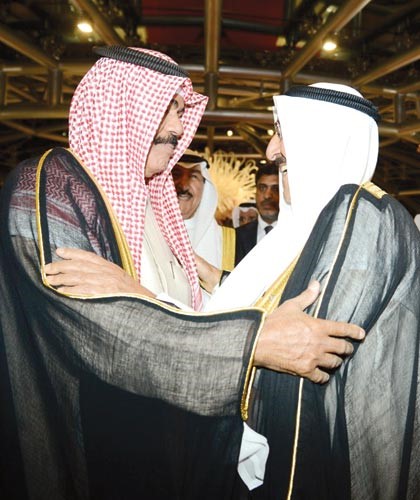 صاحب السمو الامير الشيخ صباح الاحمد مرحبا بسمو ولي العهد الشيخ نواف الاحمد لدى عودته الى البلاد امس
