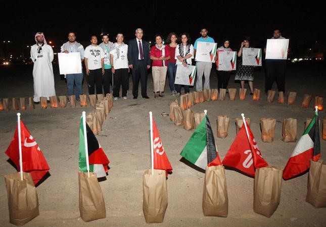 السفير الفلسطيني مع المشاركين في الاحتفال بذكرى النكبة
