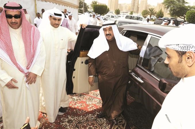 سمو الشيخ ناصر المحمد لدى وصوله الى ديوان الخضير﻿