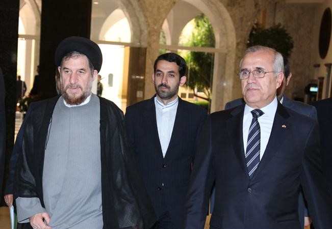 الرئيس سليمان مستقبلا مساعد الرئيس الايراني في تطبيق الدستور محمد رضا ميرتاج محمود الطويل