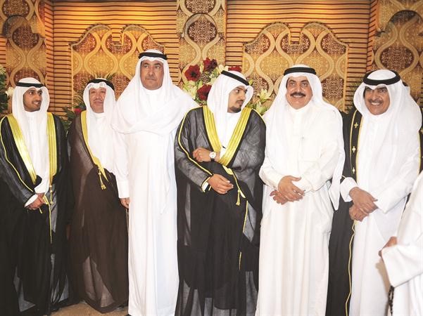 محمد الصواغ ومحارب المعباسي ونايف العلاطي يباركون

