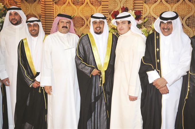 سرور الخميلي ونجله فيصل الخميلي يباركان
