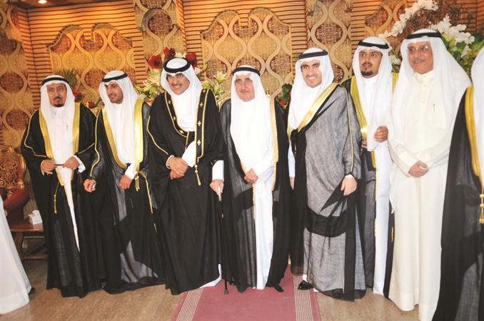 الشيخ خالد الدعيج والشيخ دعيج الخالد وحزام الفهد والعميد نايض نافع يباركون سعود سالم
