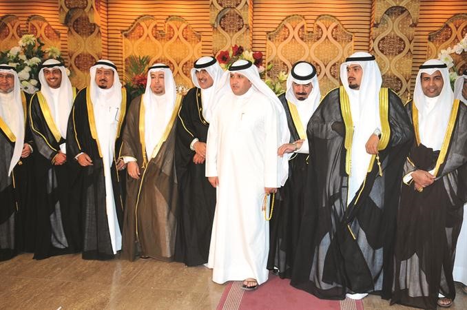 نايف الرشيدي ونزال حسن والعميد نايض نافع يباركون
