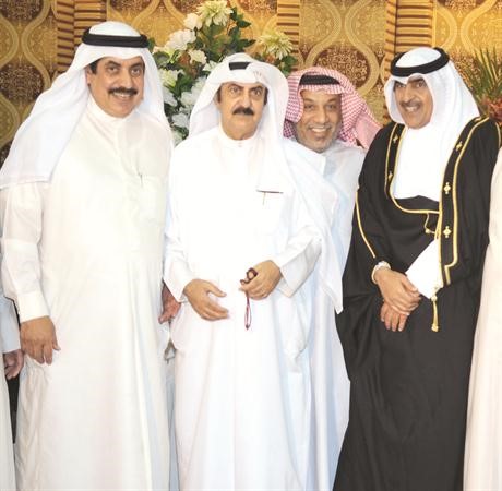 سعود النمران ومحمد الصواغ يباركان
