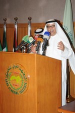 دبدر مال الله متحدثا في افتتاح الحلقة النقاشية
