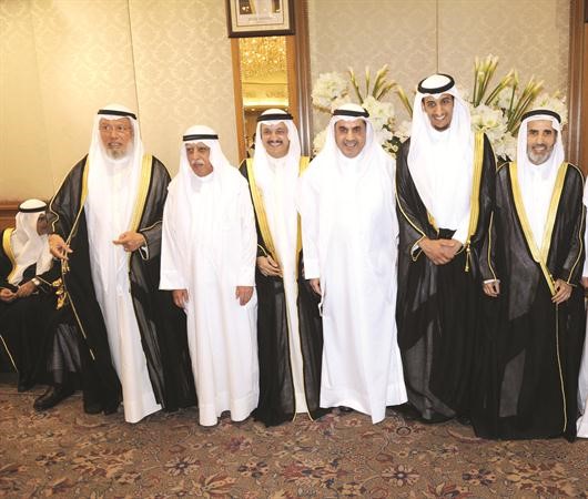 عبدالله الطريجي واحمد العدساني واحمد باقر يباركون
