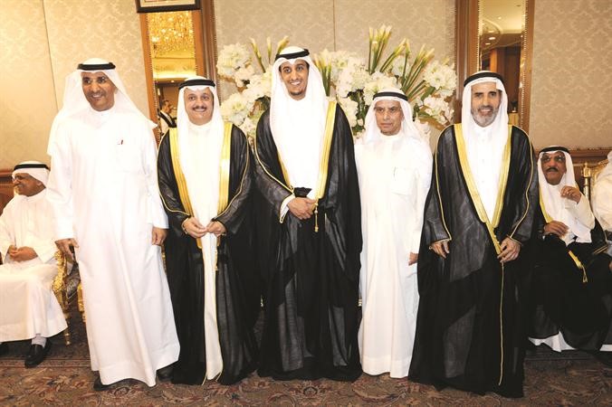 معبدالرحمن الغنيم وفيصل الراشد يباركان
