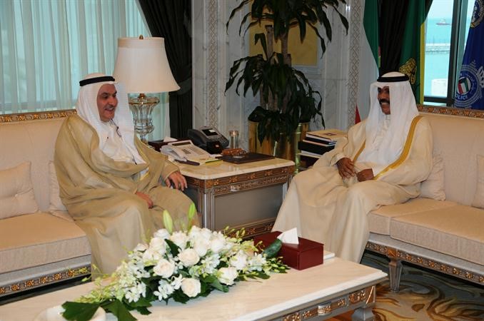سمو ولي العهد الشيخ نواف الاحمد مستقبلا محمد الصقر