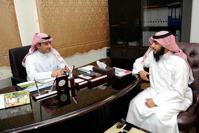 دنبيل نادر الخضري متحدثا للزميل ثامر السليم	هاني عبدالله