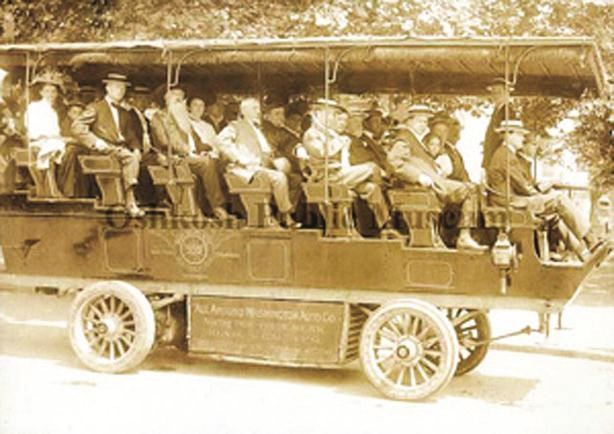  وحافلة سياحية مفتوحة عام 1903﻿