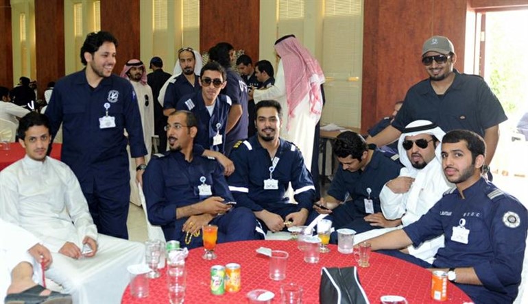 بعض العاملينخلال الاضراب