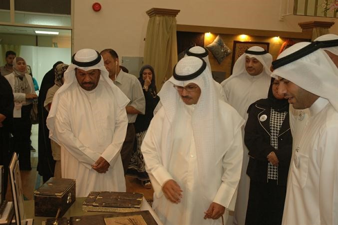 بدر الفريح خلال جولة في المعرض