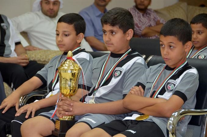 ابطال الاسكواش خلال التكريم