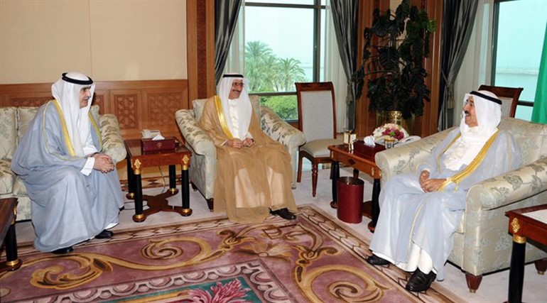 صاحب السمو الامير الشيخ صباح الاحمد اثناء استقباله وزير النفط هاني حسين