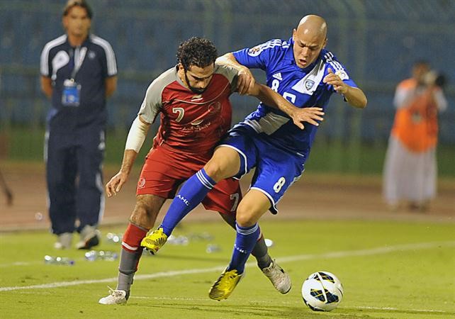 الصراع بين لاعب لخويا عادل لامي ومحترف الهلال غوستافو بوليفار يتجدد اليوم افب