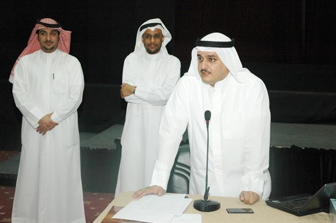 اياد الخرافي متحدثا خلال الاجتماع ﻿