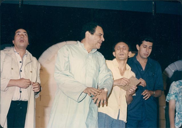 الممثل المصري شعبان حسين مع الممثل المصري محمد صبحي والممثل المصري هاني رمزي في مسرحية وجهة نظر