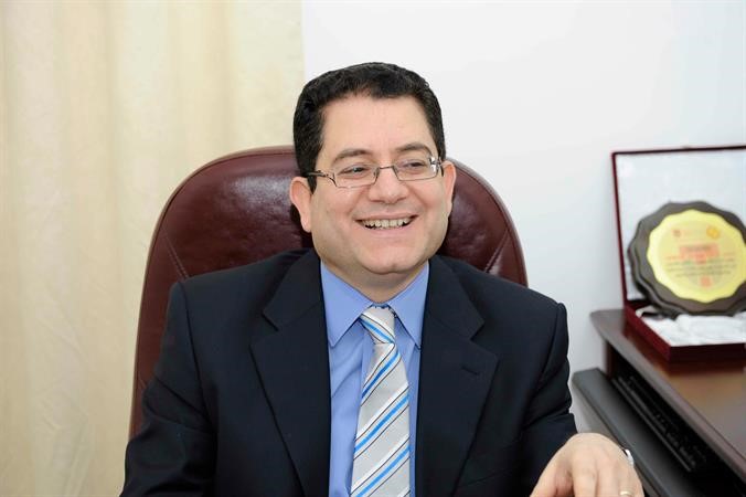 د.ميشيل محروس من مستشفى طيبة لـ «الأنباء»: التبرع بالدم يجدد الكريات الحمراء ويعيدها إلى معدلها الطبيعي ويزيد انسيابية الدم