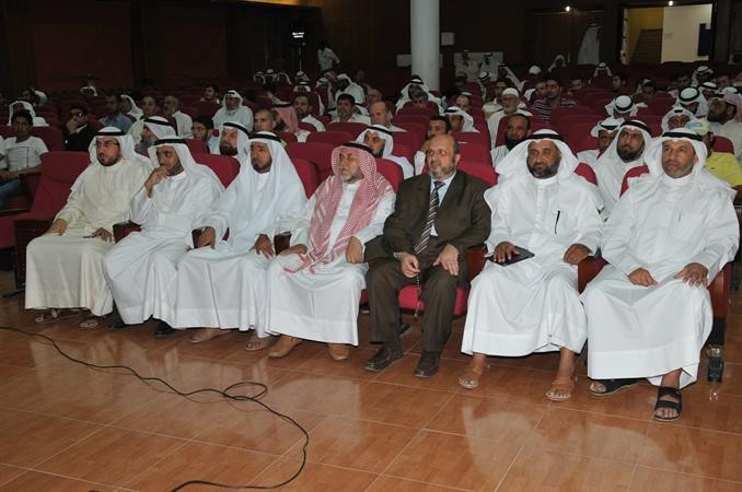 جانب من المشاركين في مهرجان جمعية الاصلاح بعنوان القصير مقبرة الغزاة 	سعود سالم