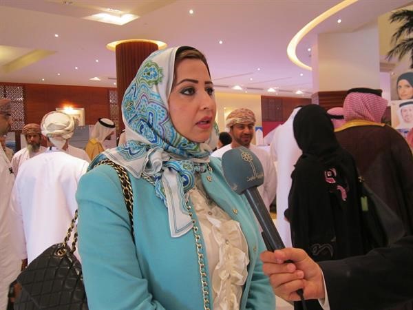 ذكرى الرشيدي متحدثة على هامش الملتقى