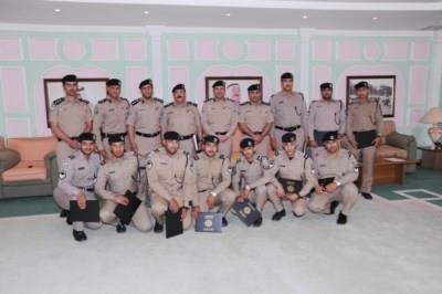 اللواء العلي متوسطا المكرمين