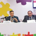البكري متحدثا وبجانبه مدير برامج الاطفال في تلفزيون الشارقة جميل الرفاعي